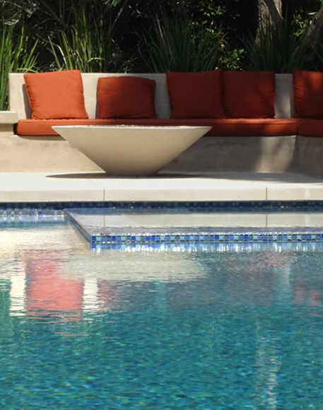 Lounge area:
built-in benches,
& firepit