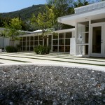 Firepit dark grey glass,
and grass strips